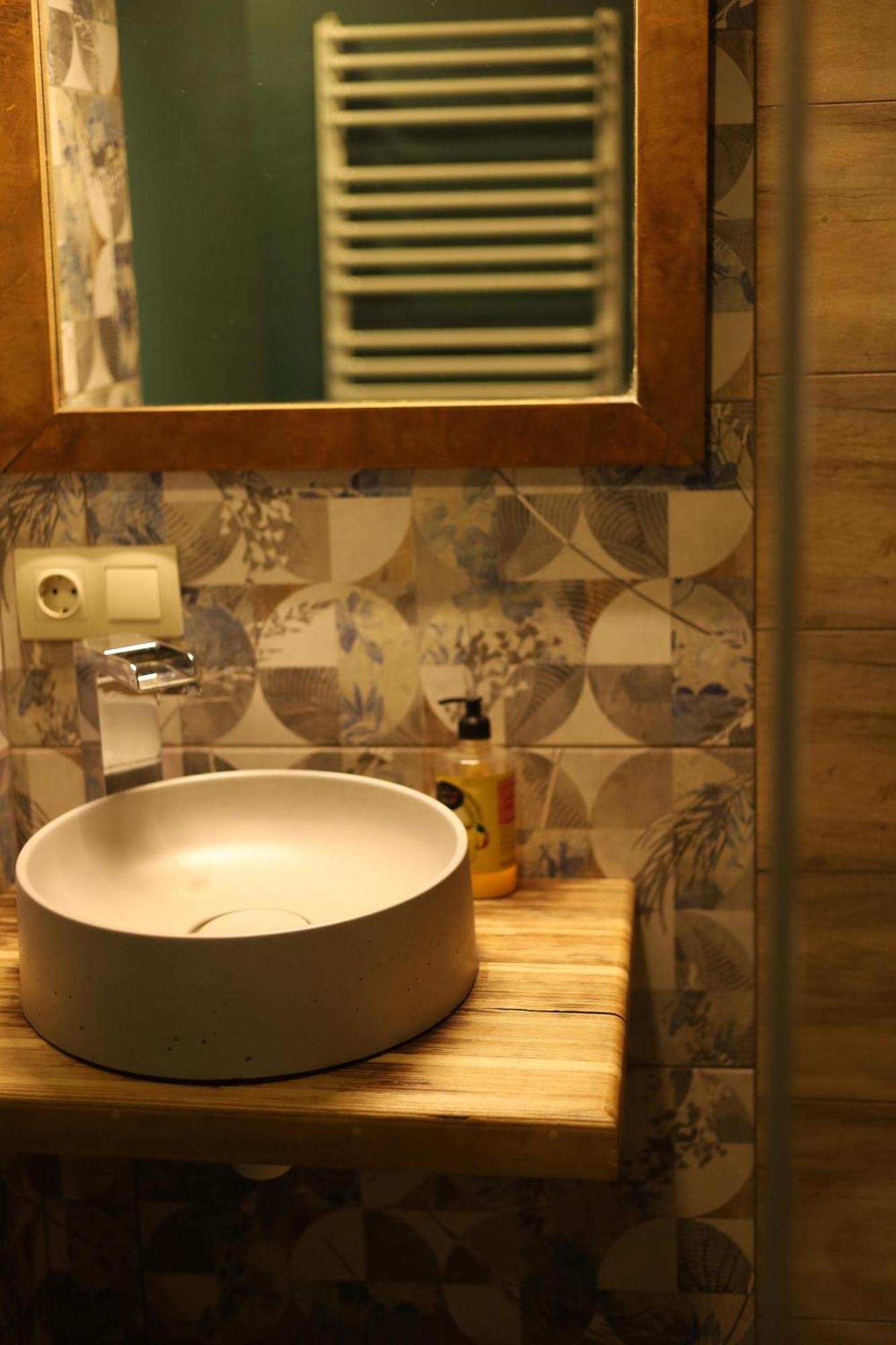 Mishelter Villa Migovo Luaran gambar